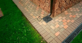 Отмостка вокруг дома цена за м2 работа - залить отмостку в Славгороде по выгодной стоимости от 1341 руб/м2