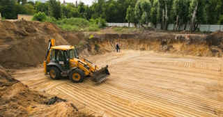 Разработка котлована Славгород стоимость за от 568 руб. м3 - заказать работы по копке и рытью котлованов | траншей